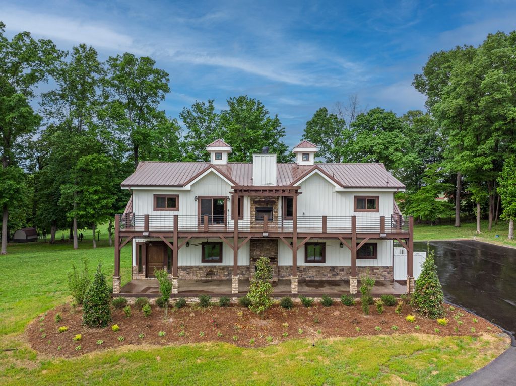 4451 Airport Rd, Springfield, TN 37172