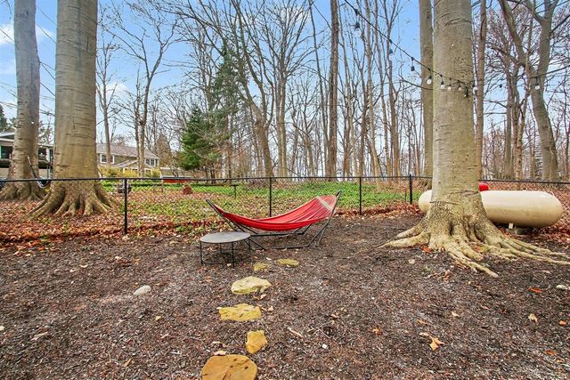 7149 Maple Avenue, South Haven, MI 49090