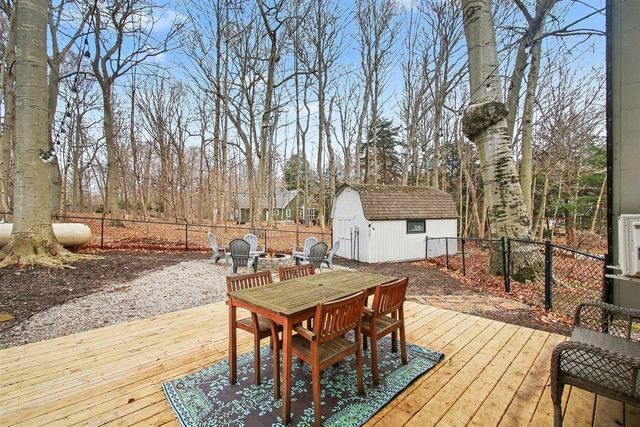 7149 Maple Avenue, South Haven, MI 49090