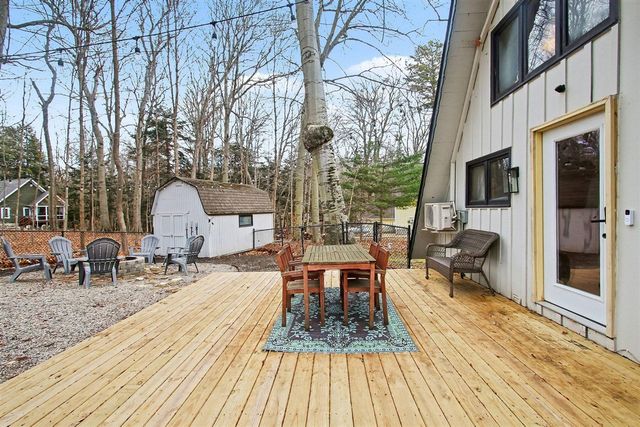 7149 Maple Avenue, South Haven, MI 49090