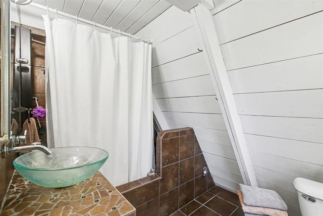 7149 Maple Avenue, South Haven, MI 49090