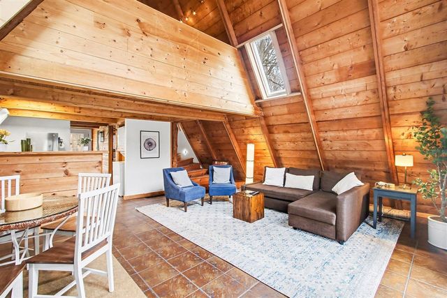 7149 Maple Avenue, South Haven, MI 49090