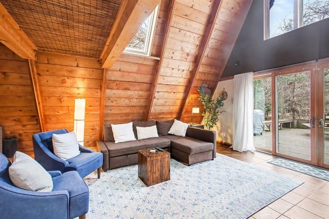 7149 Maple Avenue, South Haven, MI 49090