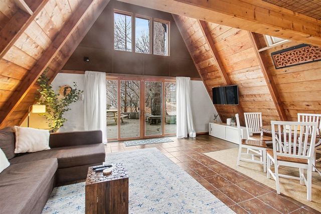 7149 Maple Avenue, South Haven, MI 49090