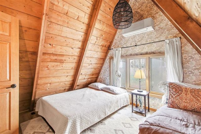 7149 Maple Avenue, South Haven, MI 49090