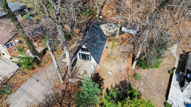 7149 Maple Avenue, South Haven, MI 49090