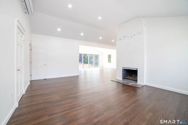 22 Bryden Terrace, Hamden, CT 06517