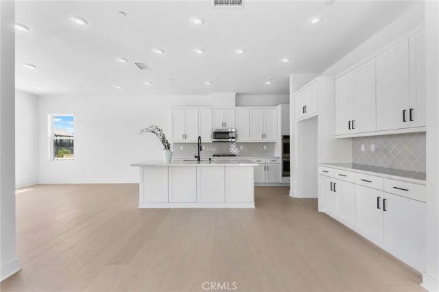 123 Bosal, Irvine, CA 92618