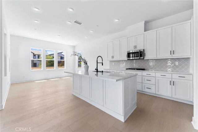 123 Bosal, Irvine, CA 92618