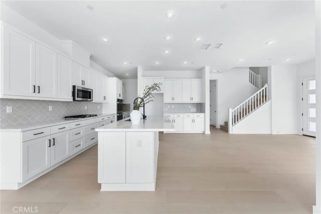 123 Bosal, Irvine, CA 92618