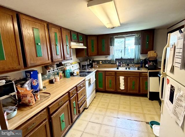 5 STREBOR RD, Baltimore, MD 21219