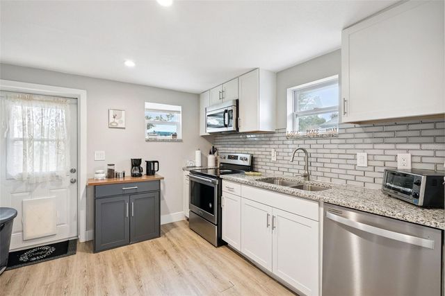 233 E CHURCH AVE, Longwood, FL 32750