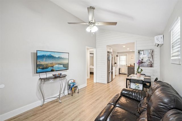 233 E CHURCH AVE, Longwood, FL 32750