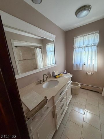 3 Matilda Ter, Montville Twp., NJ 07082