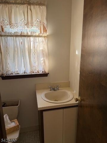 3 Matilda Ter, Montville Twp., NJ 07082