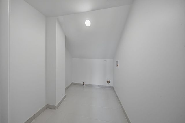 835 Bishop Avenue 2, Aurora, IL 60506