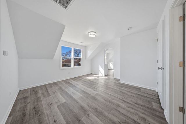 835 Bishop Avenue 2, Aurora, IL 60506