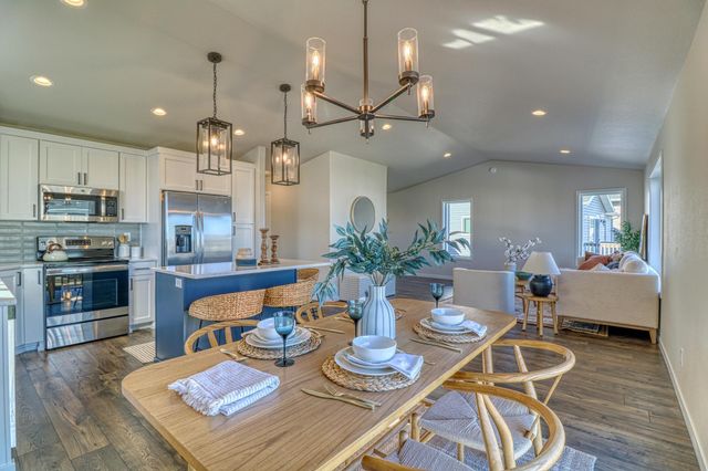 6786 32nd Street S, Fargo, ND 58104