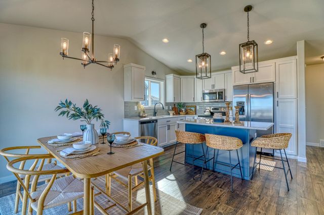 6786 32nd Street S, Fargo, ND 58104