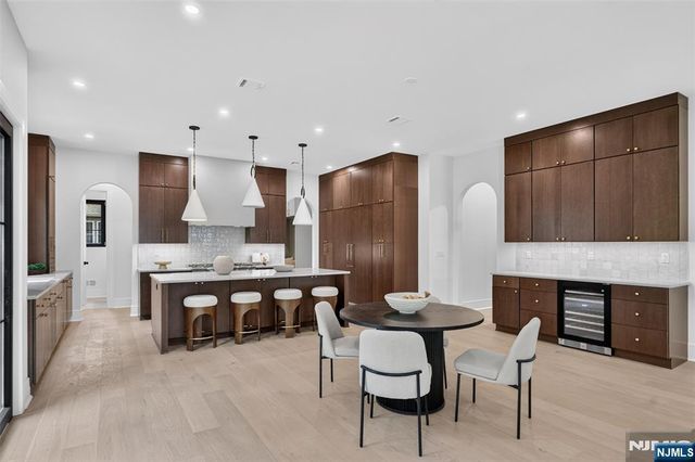 134 Morningside Road, Paramus, NJ 07652
