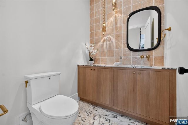 134 Morningside Road, Paramus, NJ 07652