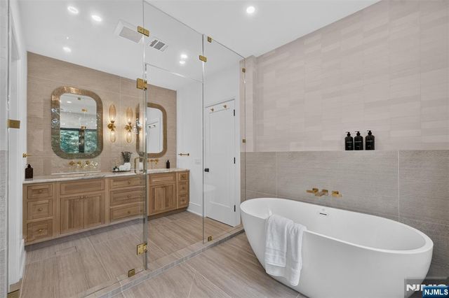 134 Morningside Road, Paramus, NJ 07652