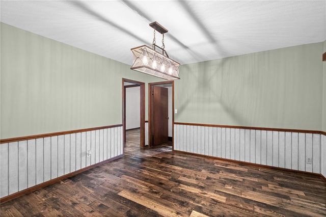 515 S 8th Street, Clinton, MO 64735