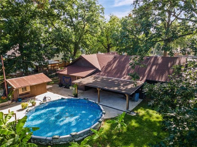515 S 8th Street, Clinton, MO 64735