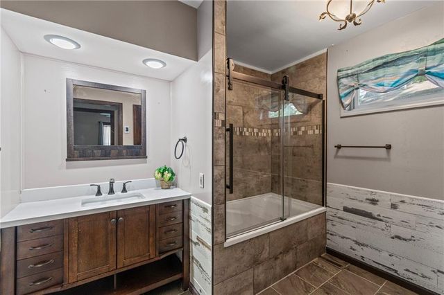 515 S 8th Street, Clinton, MO 64735