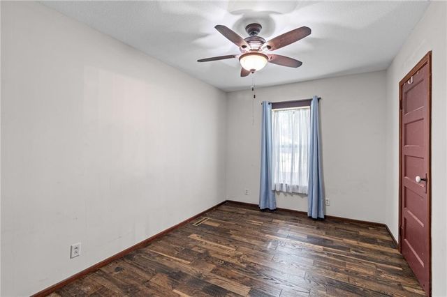 515 S 8th Street, Clinton, MO 64735