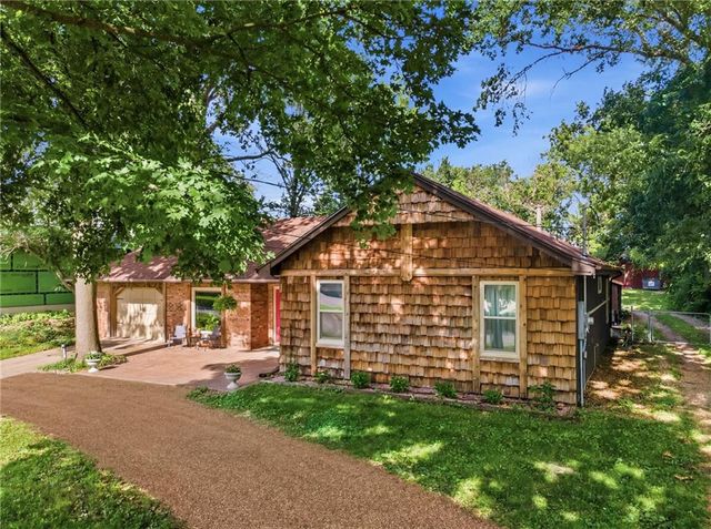 515 S 8th Street, Clinton, MO 64735