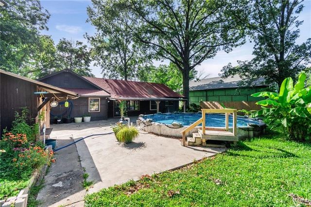 515 S 8th Street, Clinton, MO 64735