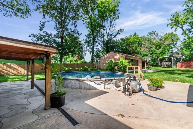 515 S 8th Street, Clinton, MO 64735