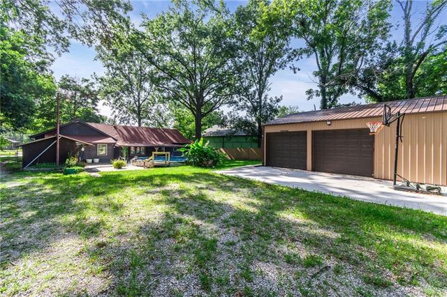 515 S 8th Street, Clinton, MO 64735