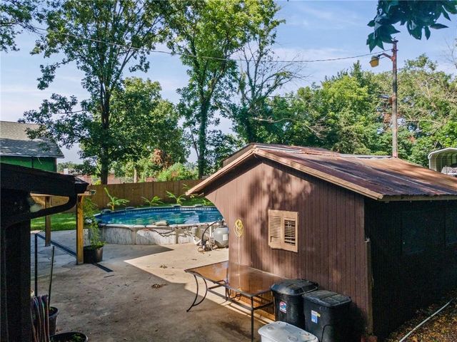 515 S 8th Street, Clinton, MO 64735