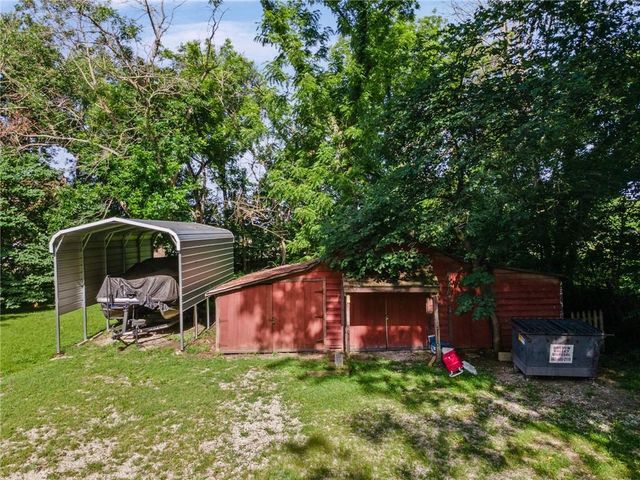515 S 8th Street, Clinton, MO 64735