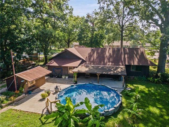 515 S 8th Street, Clinton, MO 64735