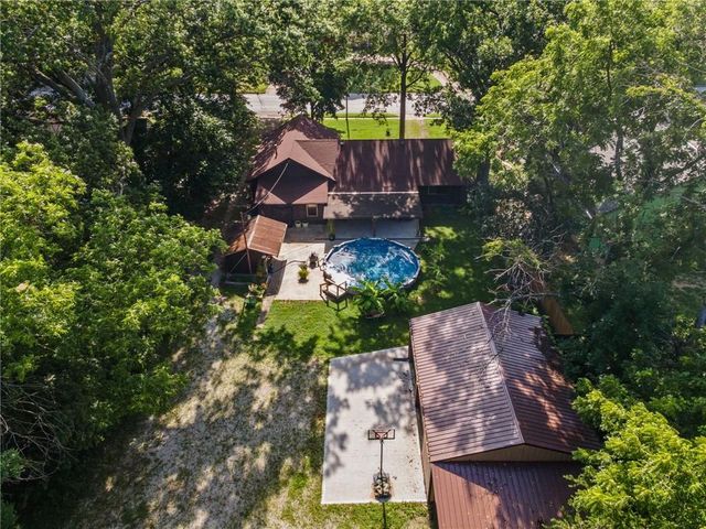 515 S 8th Street, Clinton, MO 64735