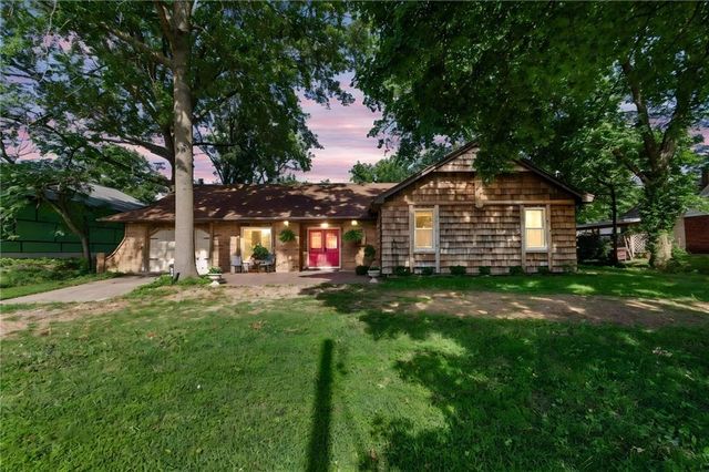 515 S 8th Street, Clinton, MO 64735