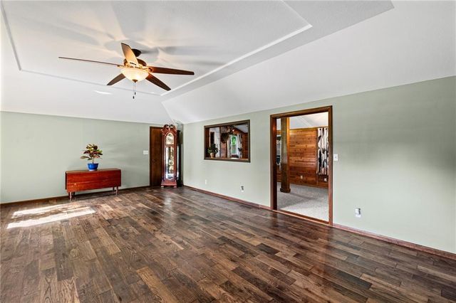 515 S 8th Street, Clinton, MO 64735