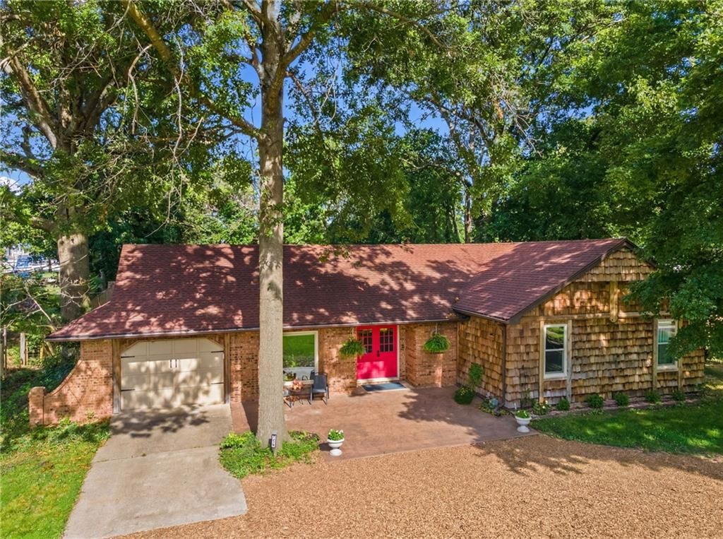 515 S 8th Street, Clinton, MO 64735