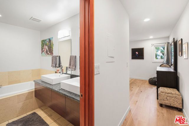 6415 Pacific Avenue C, Playa Del Rey (los Angeles), CA 90293