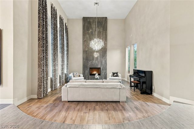 2060 Palm Canyon Court, Las Vegas, NV 89117