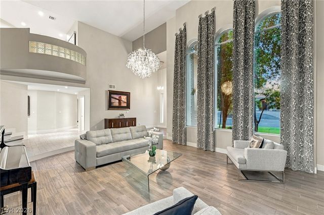 2060 Palm Canyon Court, Las Vegas, NV 89117