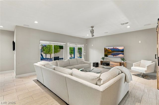 2060 Palm Canyon Court, Las Vegas, NV 89117
