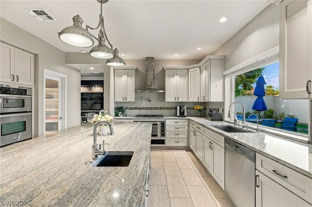 2060 Palm Canyon Court, Las Vegas, NV 89117