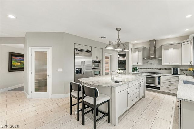 2060 Palm Canyon Court, Las Vegas, NV 89117