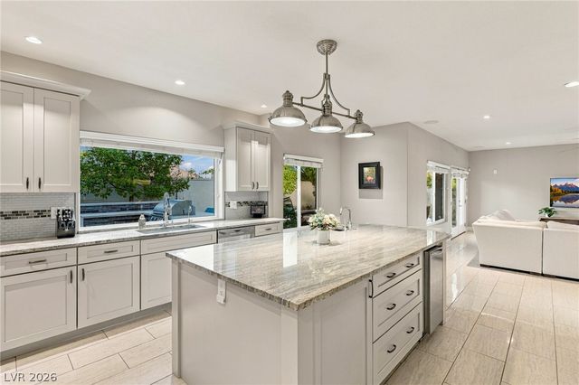 2060 Palm Canyon Court, Las Vegas, NV 89117