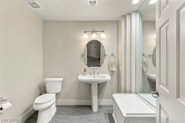2060 Palm Canyon Court, Las Vegas, NV 89117