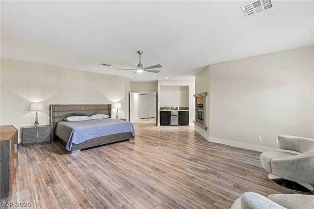 2060 Palm Canyon Court, Las Vegas, NV 89117